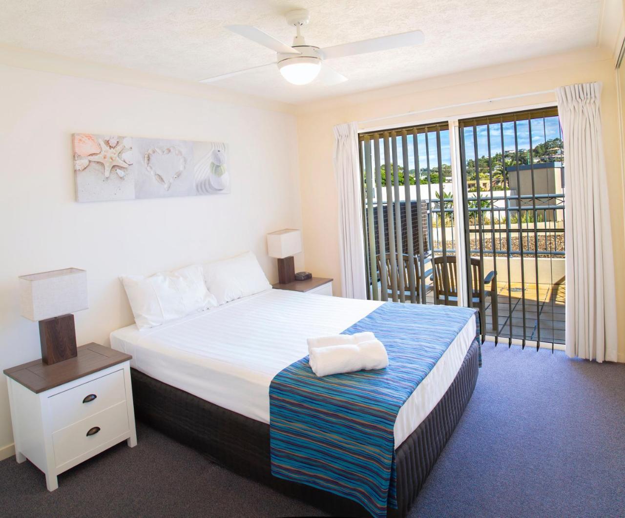 Golden Riviera Absolute Beachfront 4* Gold Coast